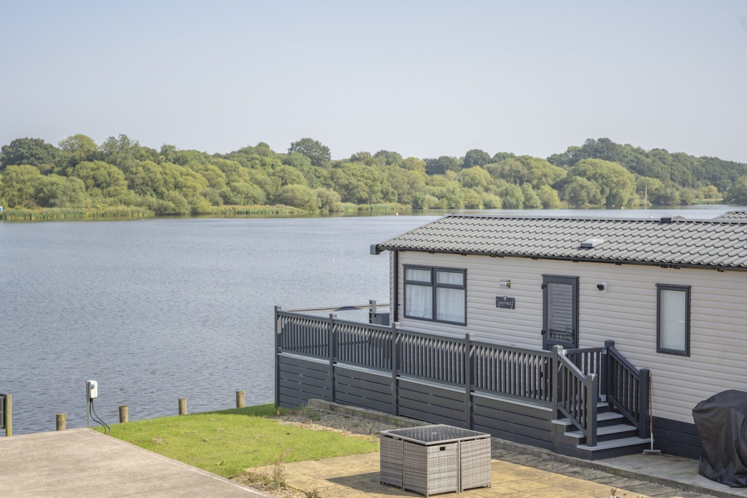 Lakeside Caravan Park