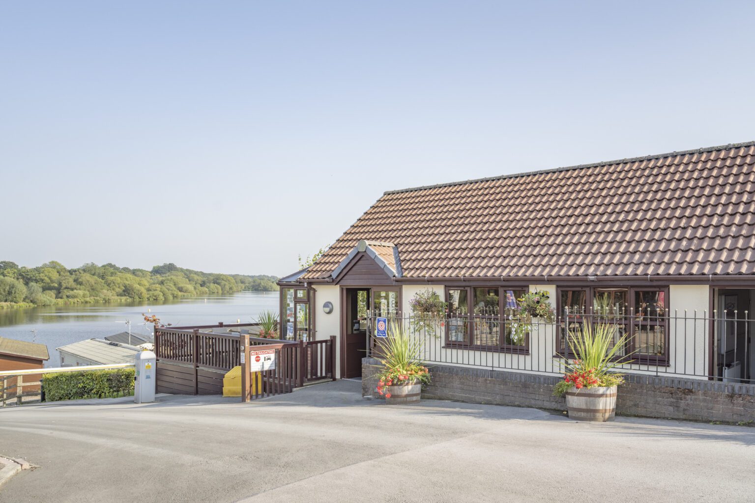Lakeside Caravan Park