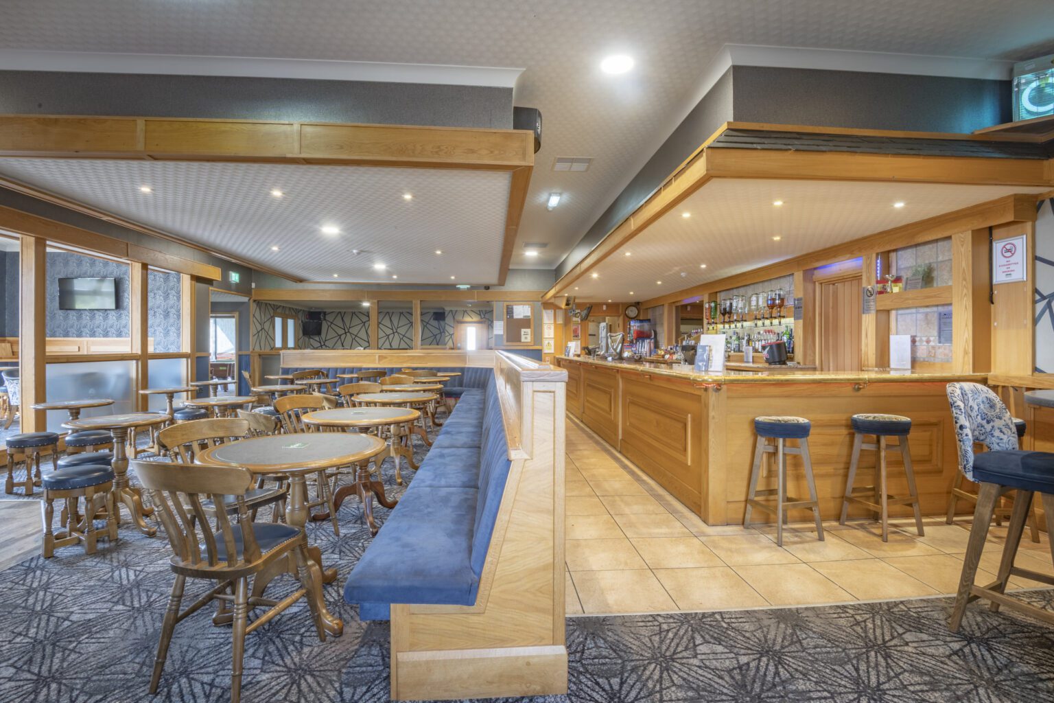 Dinlle Bar